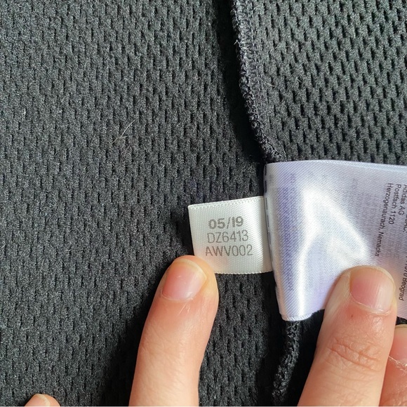 ADIDAS
Go-To Full Zip Jacket woman’s size xl - Picture 9 of 9